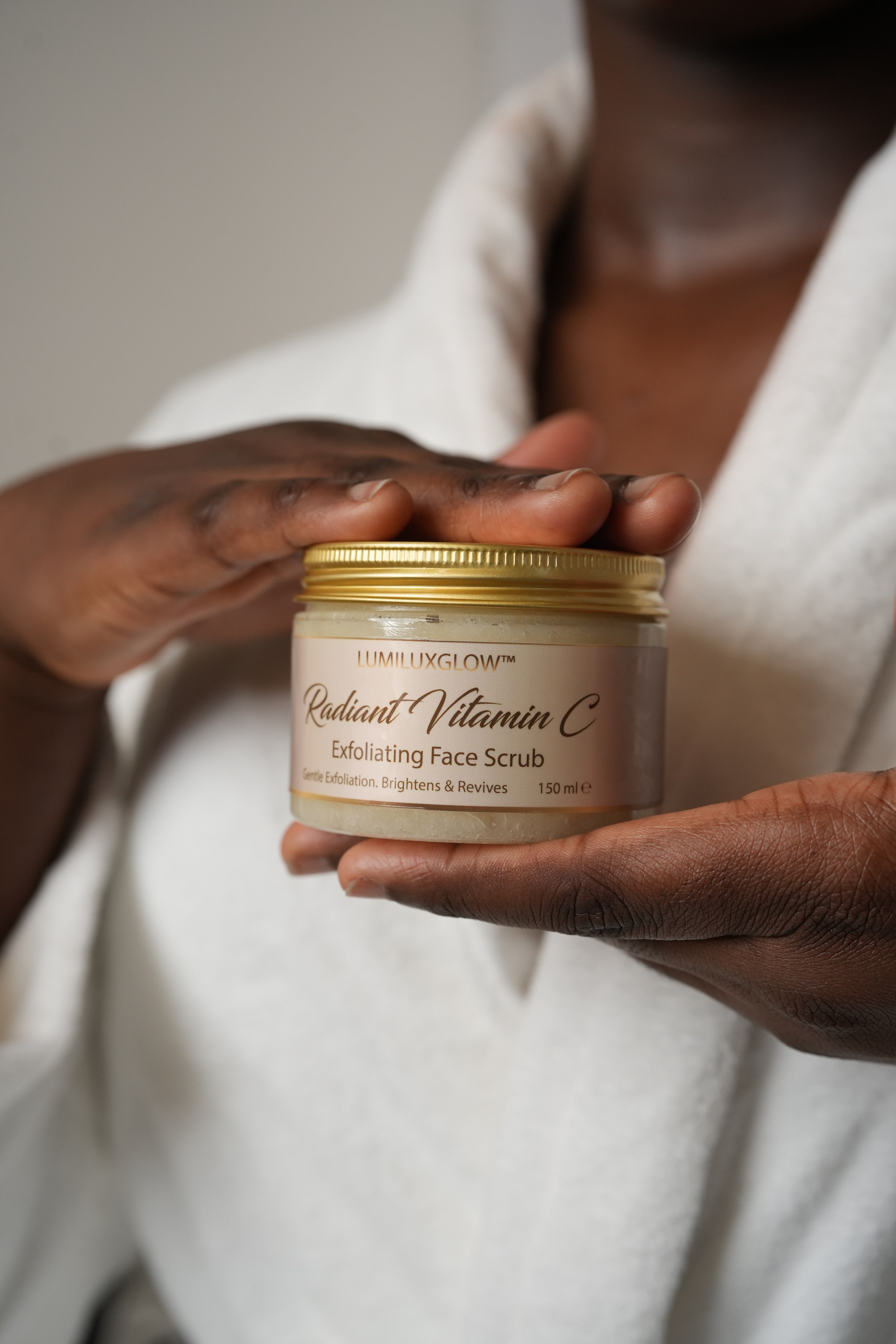 Radiant Glow Exfoliating Face Scrub – 150ml