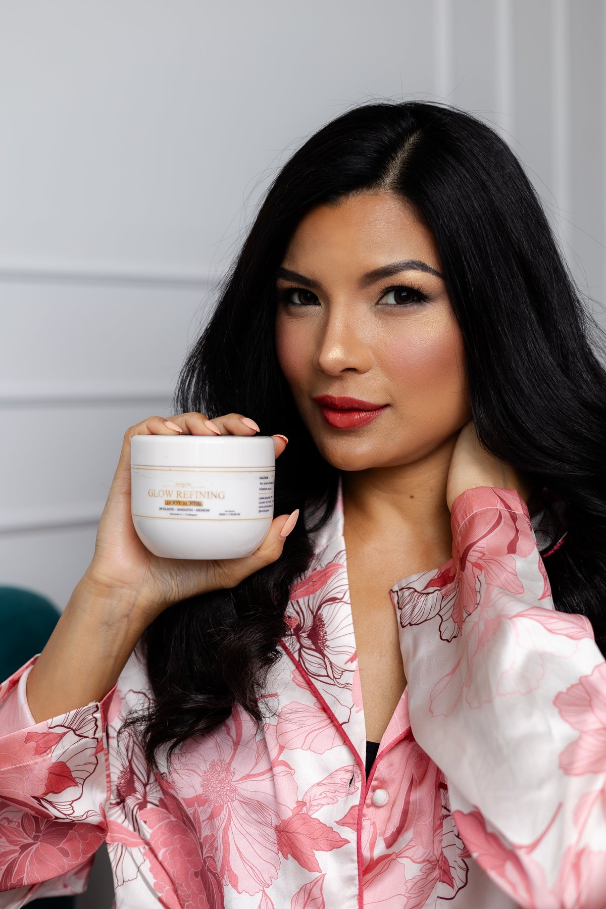 GLOW REFINING BODY SCRUB
