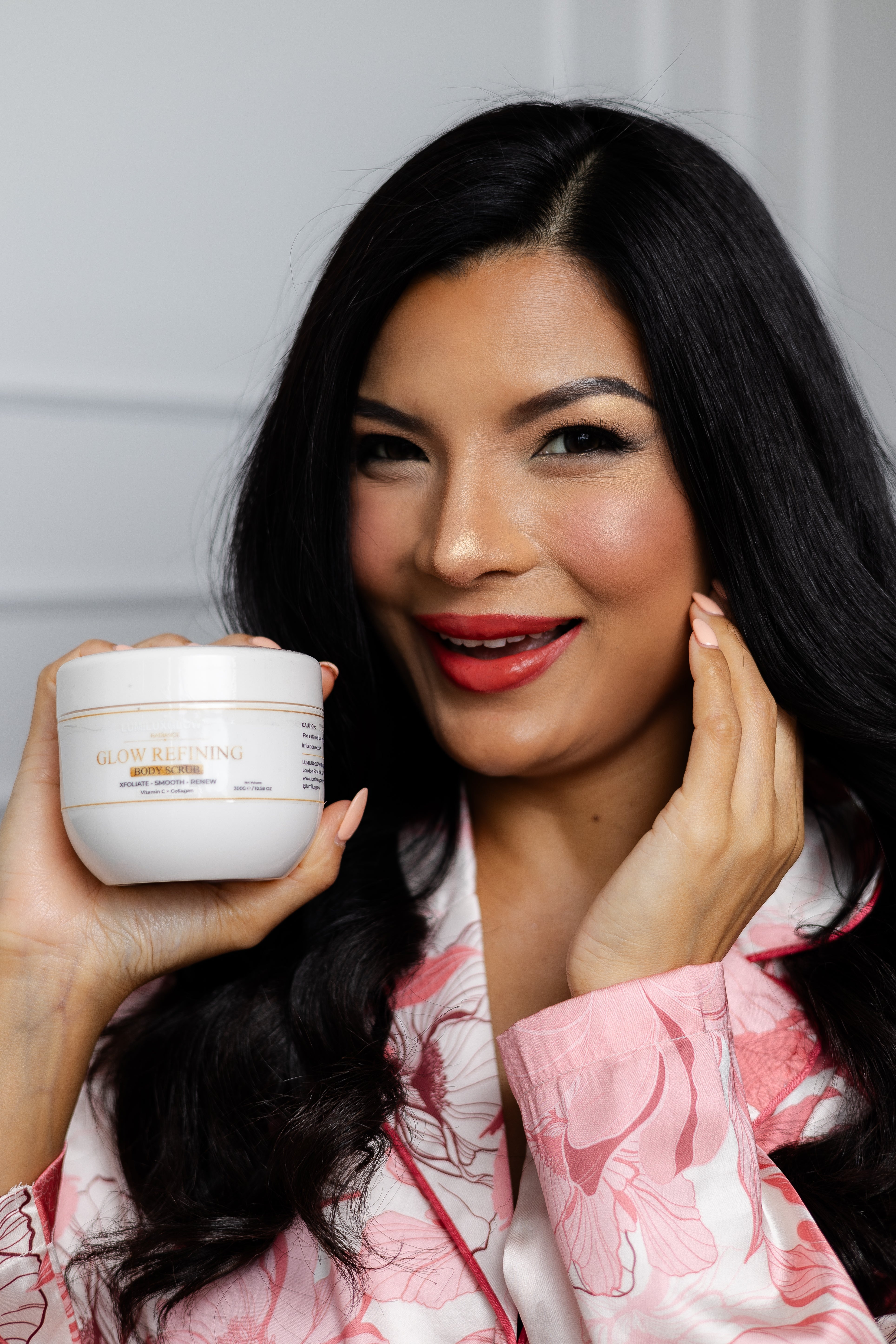 GLOW REFINING BODY SCRUB