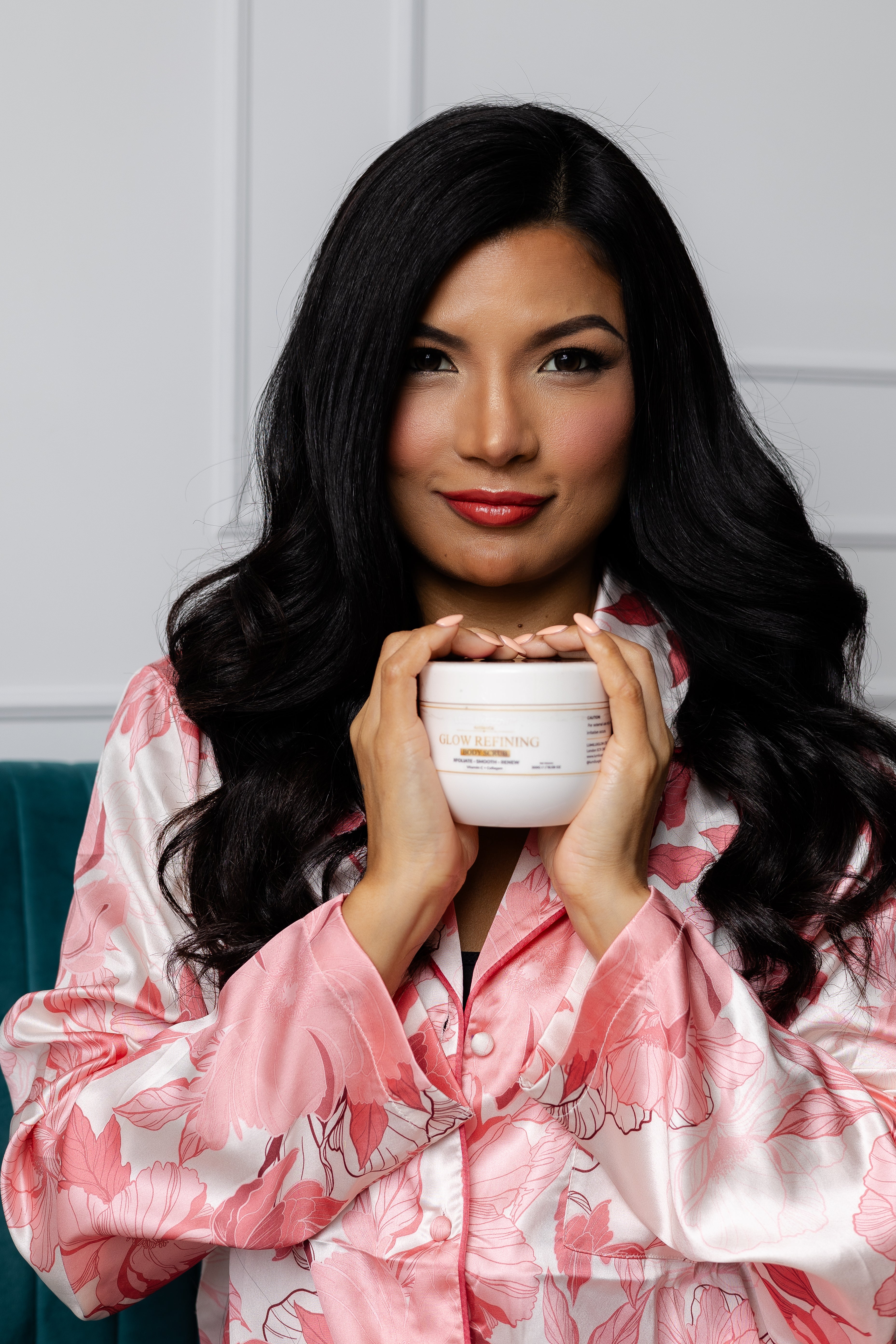 GLOW REFINING BODY SCRUB