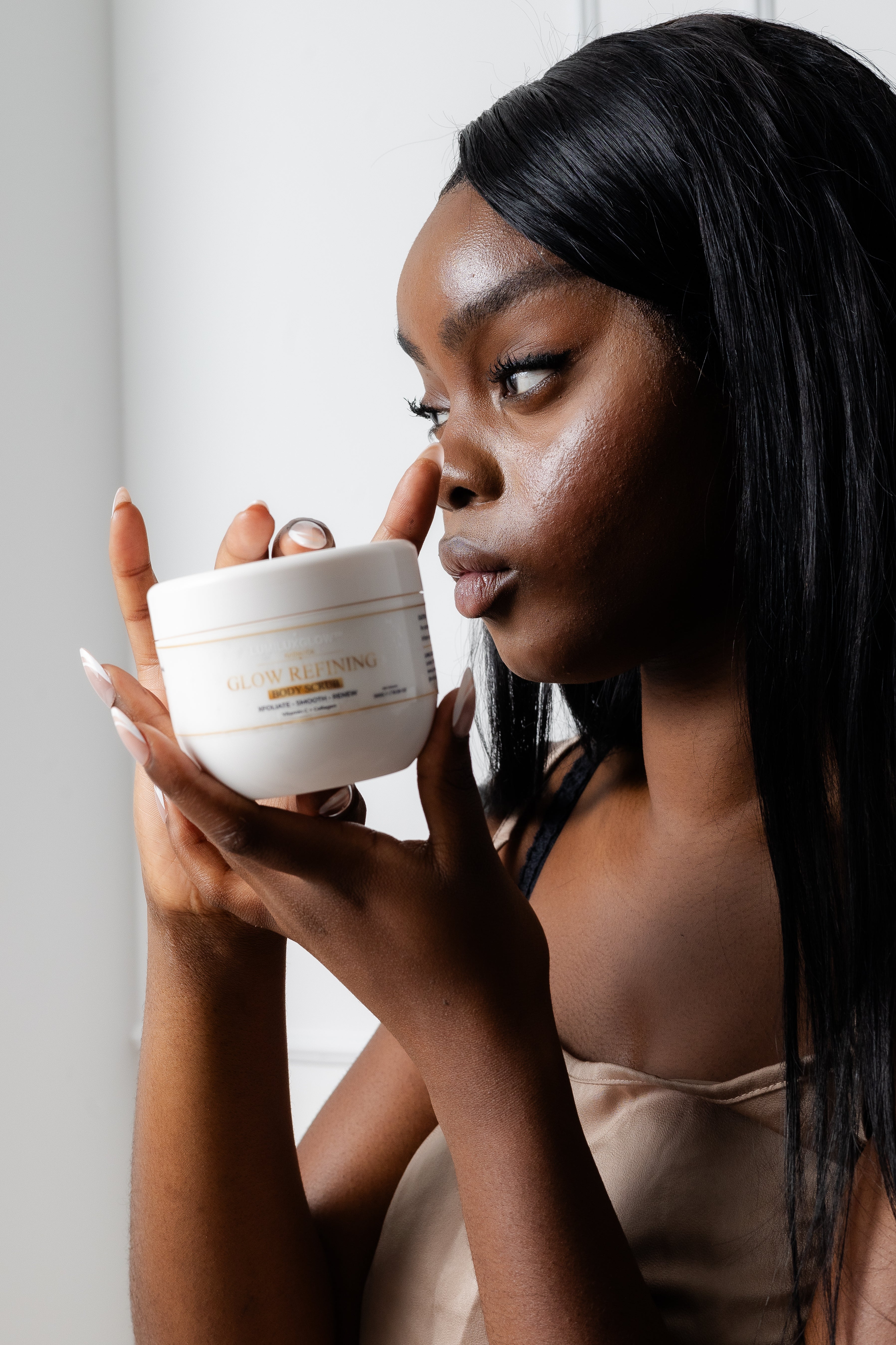 GLOW REFINING BODY SCRUB