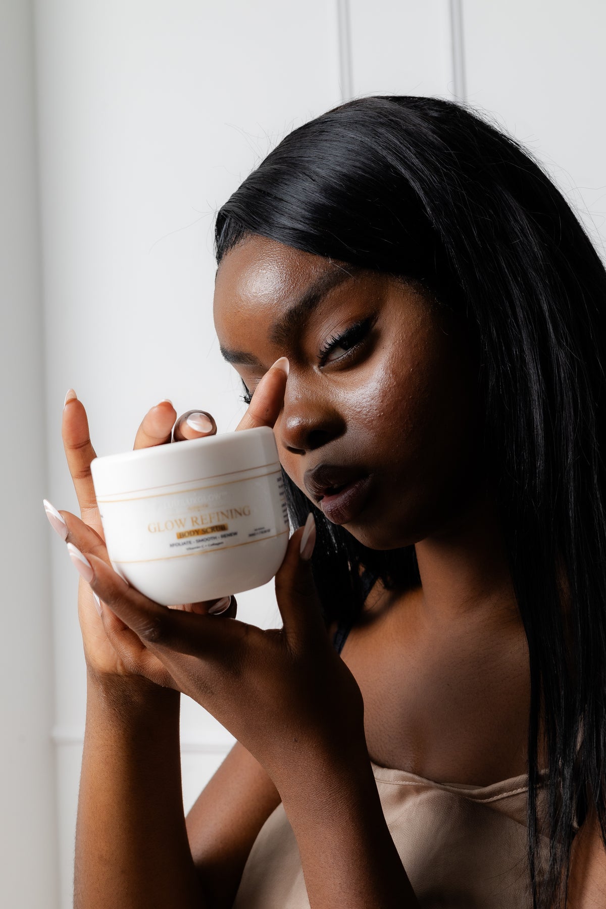 GLOW REFINING BODY SCRUB