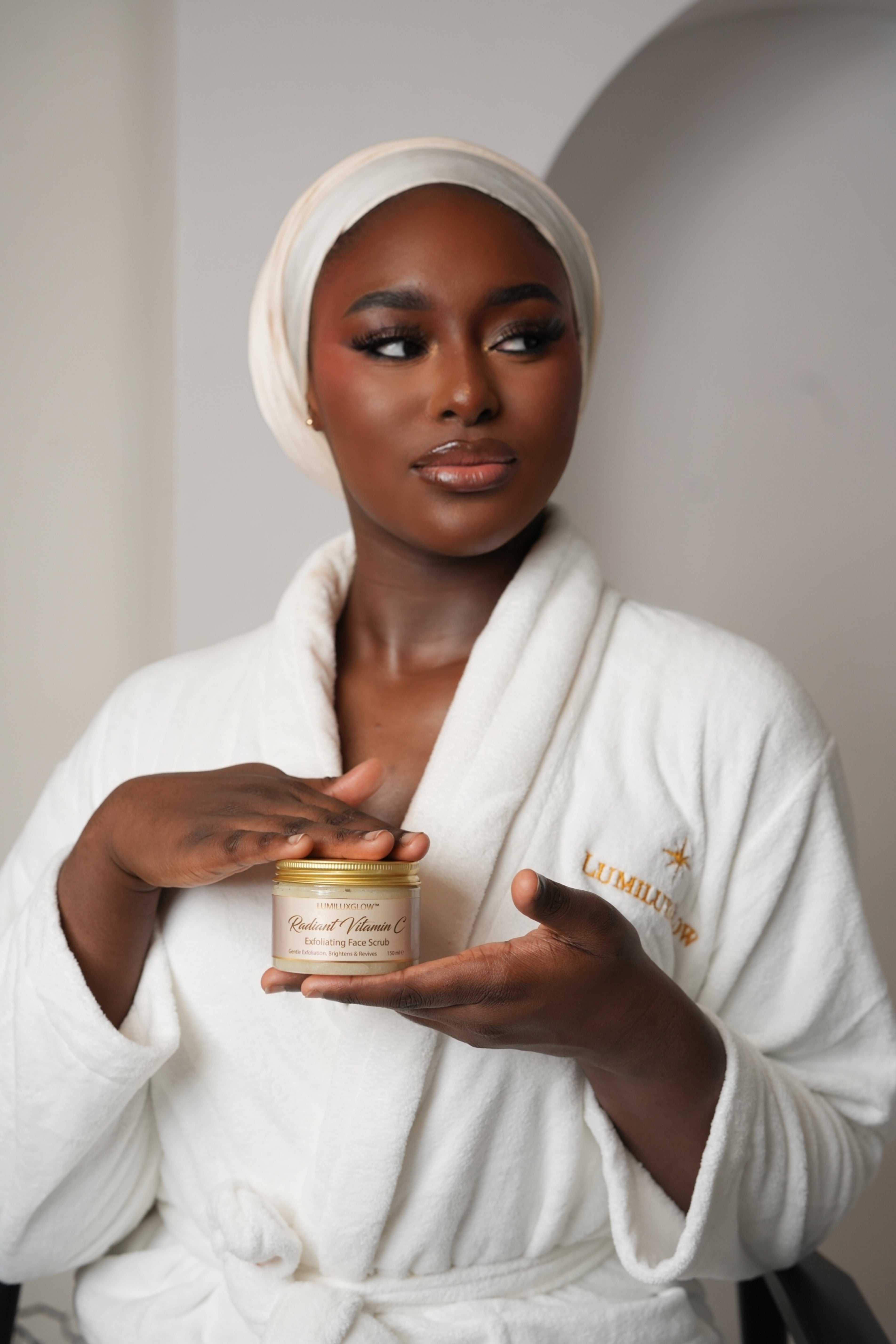 Radiant Glow Exfoliating Face Scrub – 150ml